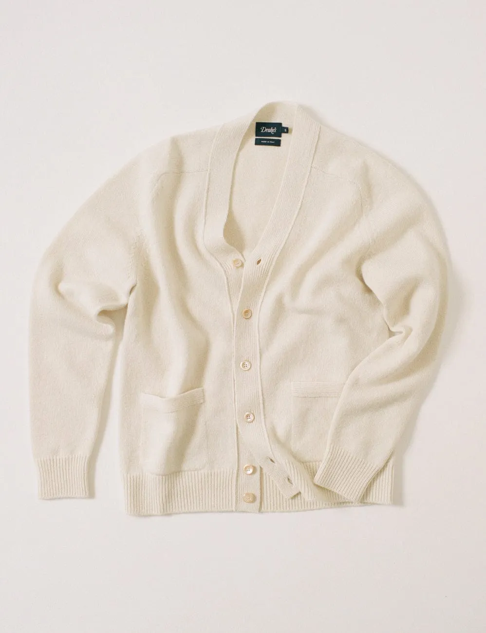 Cardigan Pria Drake's Ecru Lambswool 6 Button